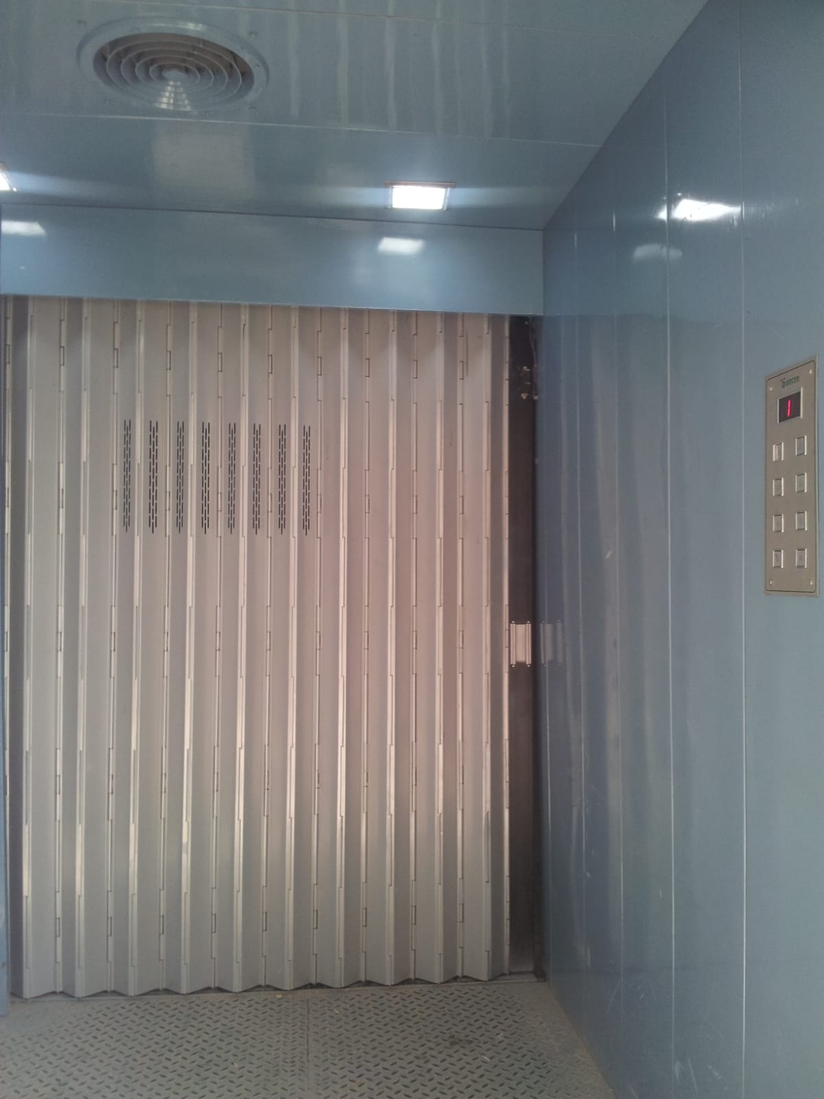 MANUAL IMPERFORATED DOORS Drawing